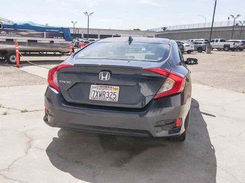Used 2017 Honda Civic EX-T image 8