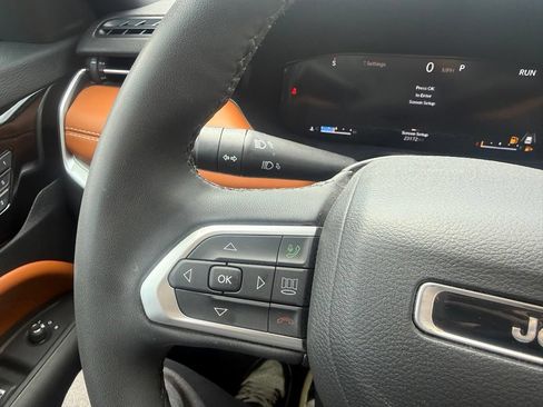 Used 2025 Jeep Compass Limited w/ Elite Group AWD/4WD image 15