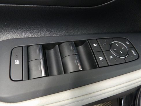 Used 2025 Toyota Grand Highlander AWD image 58