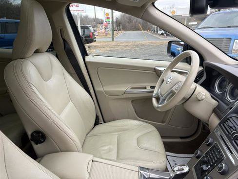 Used 2013 Volvo XC60 3.2 image 21