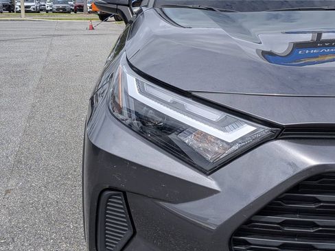 Used 2022 Toyota RAV4 XLE w/ Convenience Package FWD image 9