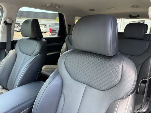Used 2025 Hyundai Palisade SEL FWD image 7