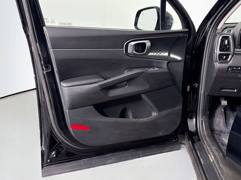 Used 2023 Kia Sorento LX image 13