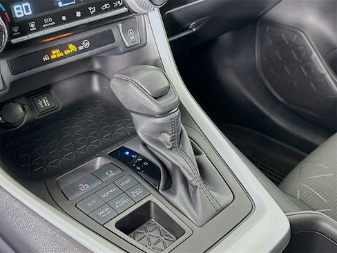 Used 2024 Toyota RAV4 XLE image 17