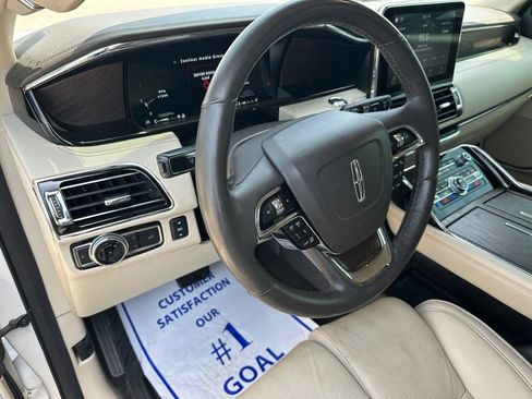 Used 2018 Lincoln Navigator Reserve w/ Technology Package AWD/4WD image 11