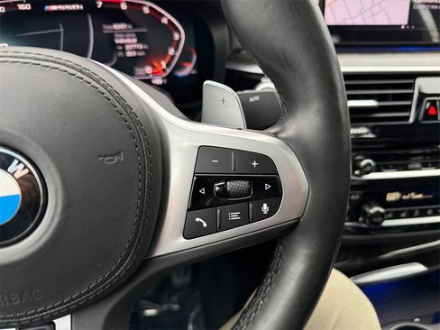 Used 2020 BMW M550i xDrive image 32