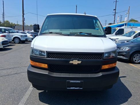 Used 2022 Chevrolet Express 2500 w/ Driver Convenience Package RWD image 2