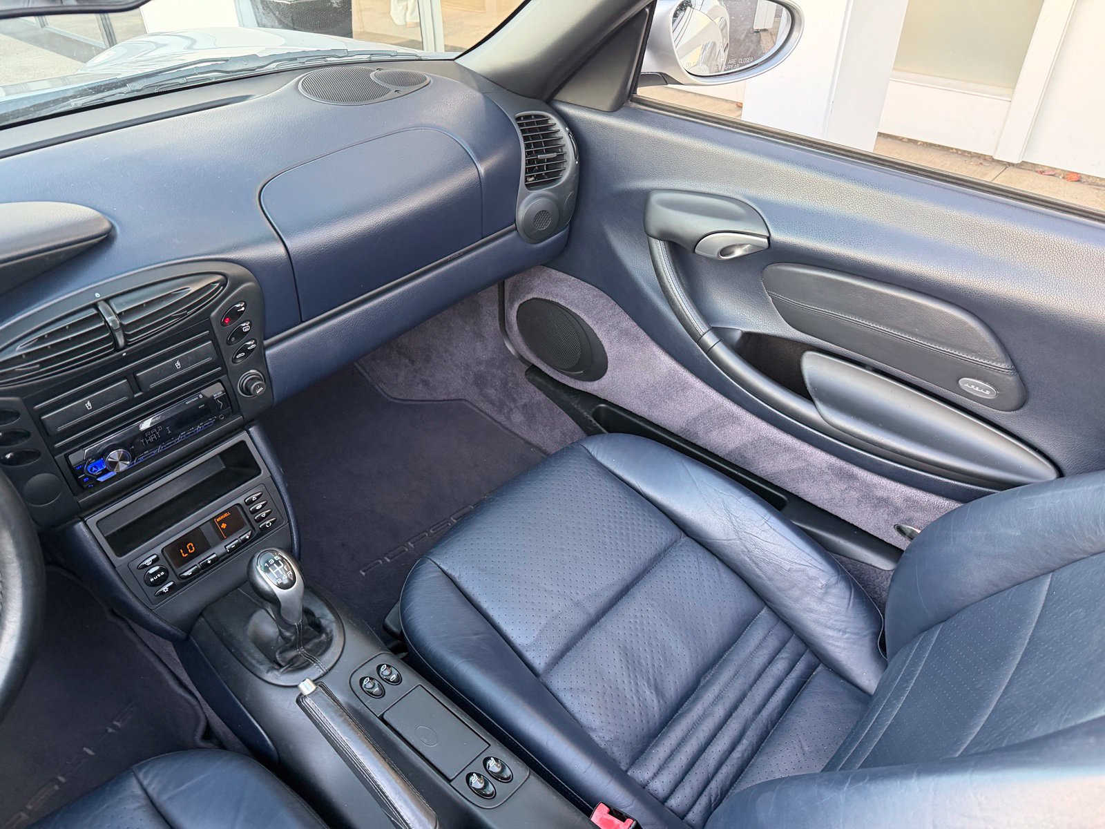 Used 2001 Porsche Boxster RWD image 9
