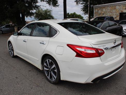 Used 2016 Nissan Altima 2.5 SR FWD image 5