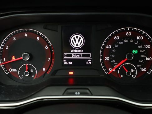 Used 2020 Volkswagen Jetta R-Line image 12