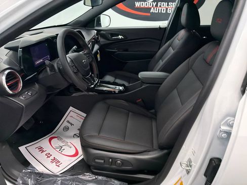 New 2026 Chevrolet Trax RS w/ Sunroof Package FWD image 9
