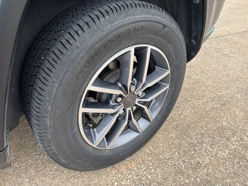 Used 2019 Jeep Grand Cherokee Limited image 13