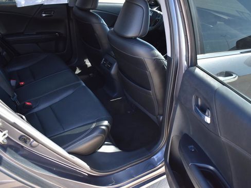 Used 2017 Honda Accord EX-L image 18