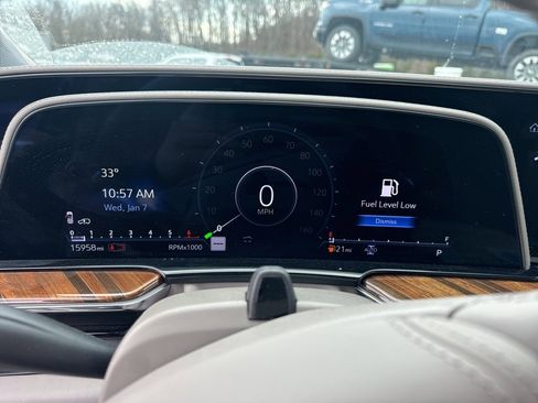 Used 2023 Cadillac Escalade Premium Luxury Platinum image 26