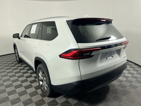 Used 2024 Toyota Grand Highlander Limited image 5