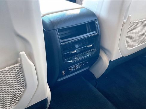 Used 2022 Jeep Grand Cherokee Limited w/ Luxury Tech Group II image 33