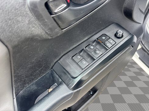 Used 2021 Toyota Tacoma SR AWD/4WD image 15