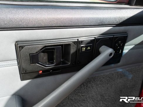 Used 1991 Chevrolet Camaro Z28 RWD image 56