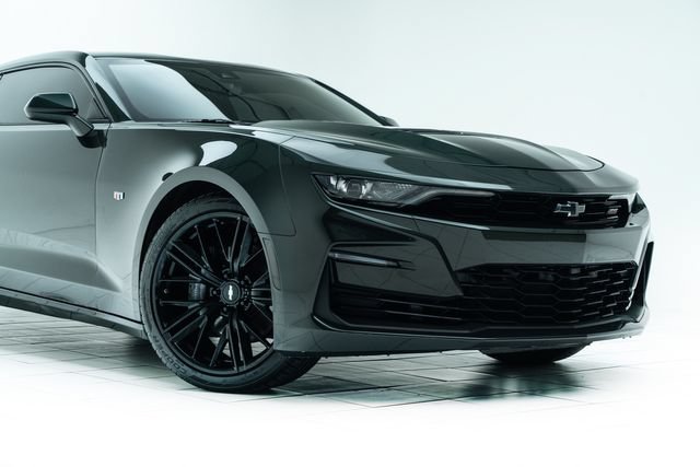 Used 2020 Chevrolet Camaro SS RWD image 4
