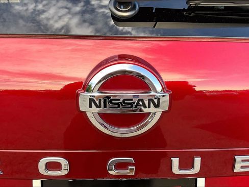 Used 2021 Nissan Rogue S FWD image 30