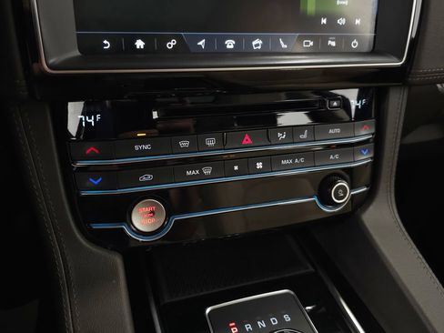 Used 2020 Jaguar F-PACE Prestige AWD/4WD image 30