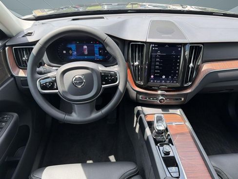 Certified 2023 Volvo XC60 B5 Ultimate w/ Climate Package FWD image 28