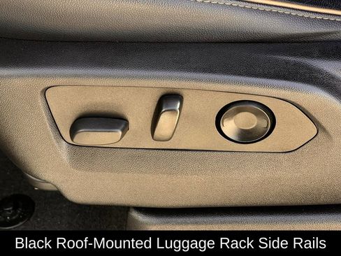 Used 2022 GMC Yukon AT4 image 29