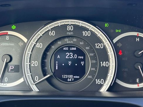 Used 2016 Honda Accord Touring image 19