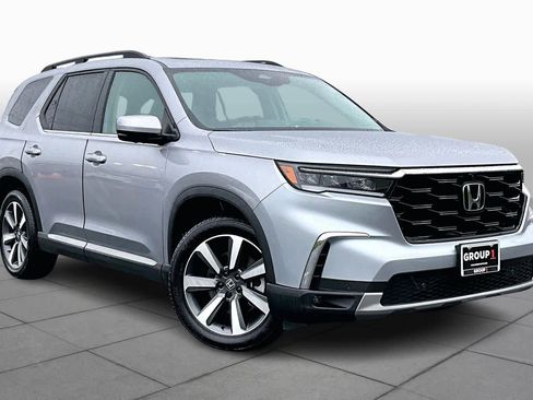 Used 2024 Honda Pilot Elite image 3