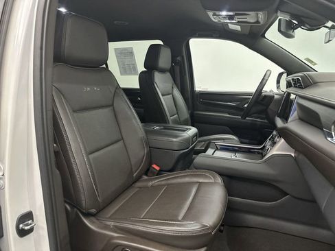 Used 2022 GMC Yukon XL Denali AWD/4WD image 28