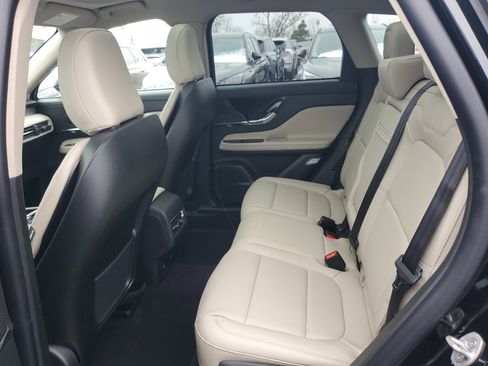 New 2026 Lincoln Corsair Premiere image 25