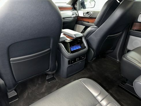 Used 2023 Lincoln Navigator Reserve image 20