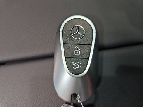 New 2026 Mercedes-Benz GLC 300 image 36