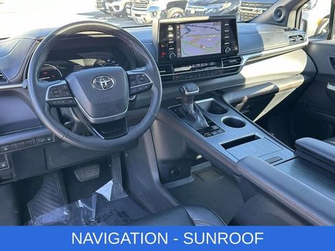Used 2022 Toyota Sienna XSE image 2