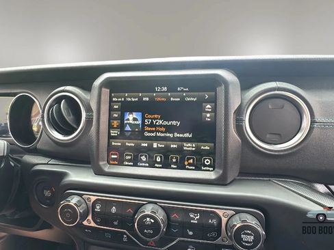 Used 2023 Jeep Wrangler Unlimited Rubicon 4xe w/ Cold Weather Group AWD/4WD image 28
