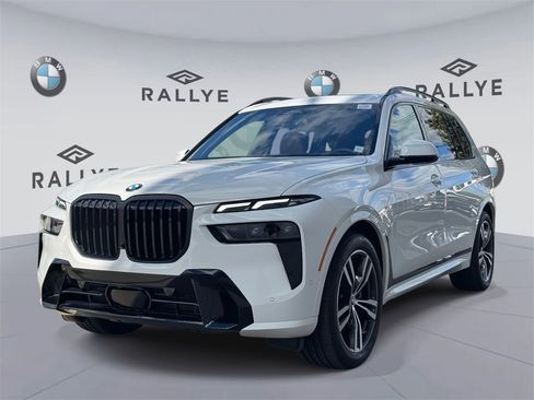 Certified 2025 BMW X7 xDrive40i w/ M Sport Package image 3