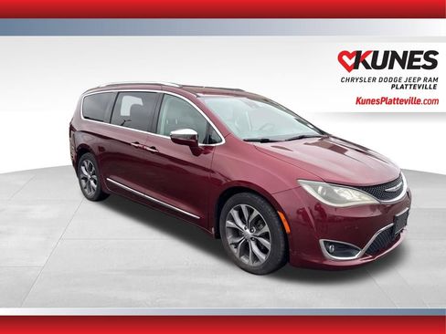 Used 2017 Chrysler Pacifica Limited w/ UConnect Theater Package image 1
