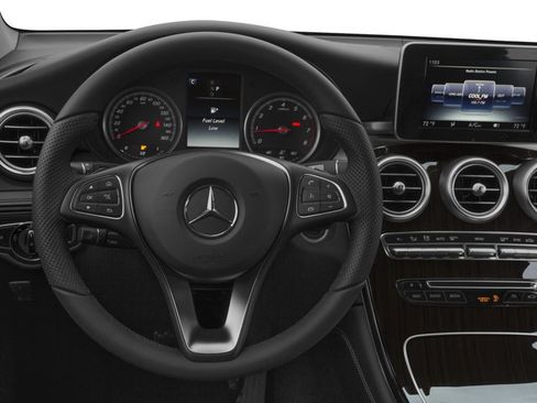 Used 2017 Mercedes-Benz GLC 300 4MATIC image 10