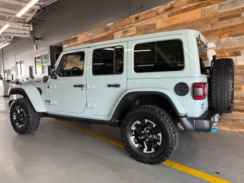 Used 2024 Jeep Wrangler Unlimited Rubicon 4xe AWD/4WD image 21