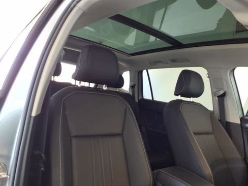 Certified 2023 Volkswagen Tiguan SE w/ Panoramic Sunroof Package AWD/4WD image 22