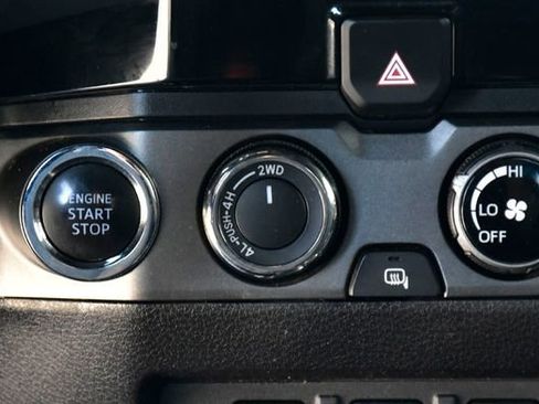 Used 2018 Toyota Tacoma TRD Sport w/ Technology Package AWD/4WD image 21