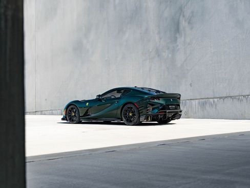 Used 2022 Ferrari 812 Competizione image 8