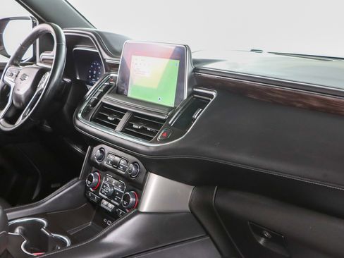 Used 2024 Chevrolet Tahoe Z71 w/ Luxury Package image 31