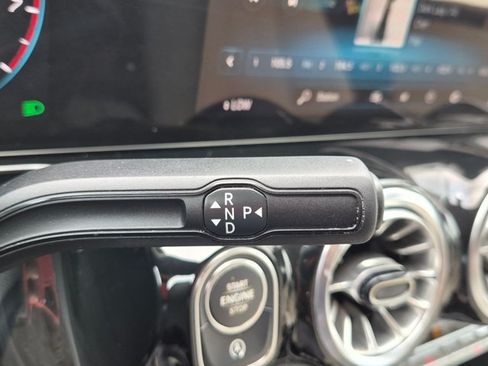 Used 2022 Mercedes-Benz GLA 250 4MATIC image 14