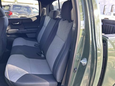 Used 2022 Toyota Tacoma TRD Sport w/ Technology Package image 15