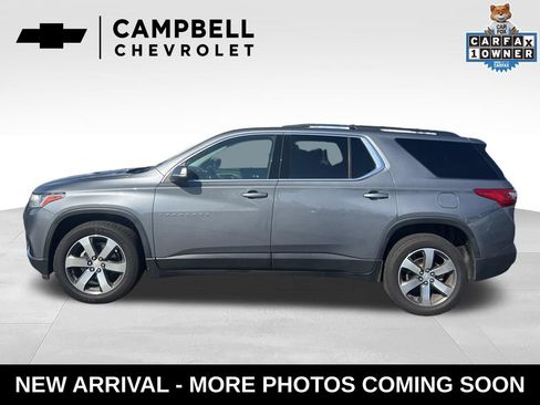Used 2021 Chevrolet Traverse LT w/ LT Premium Package AWD/4WD image 2