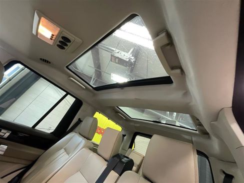 Used 2016 Land Rover LR4 HSE Silver Edition image 22