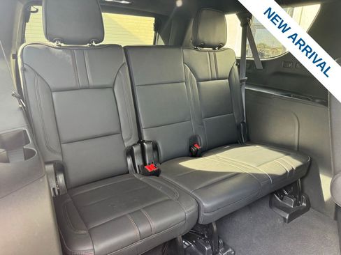 Used 2024 Chevrolet Suburban RST w/ Luxury Package image 12
