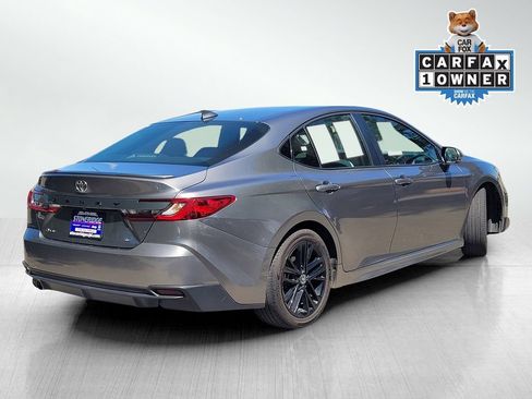 Used 2025 Toyota Camry SE FWD image 4