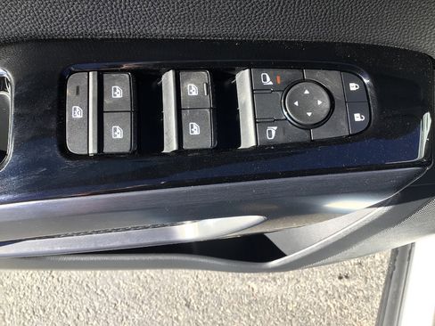 New 2026 Nissan Pathfinder SL w/ SL Premium Package image 8